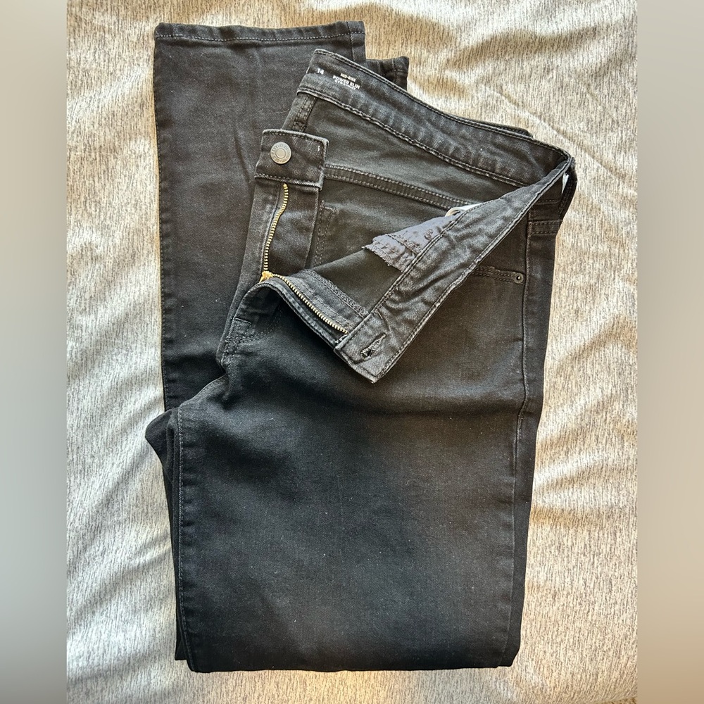 Old Navy women’s Power Slim Straight black jeans